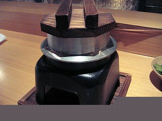 まだ中身は内緒